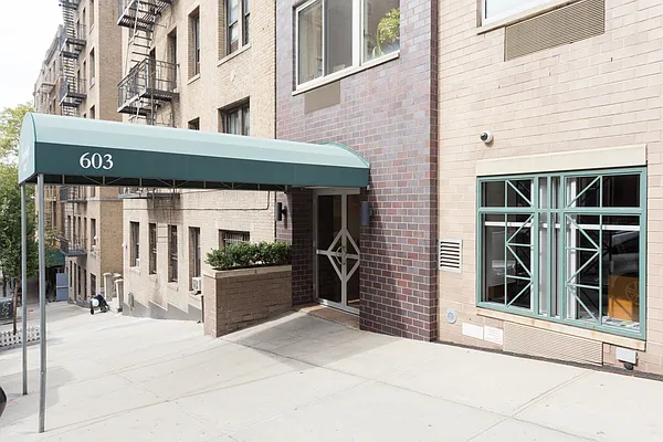 Rented by Compass | media 23