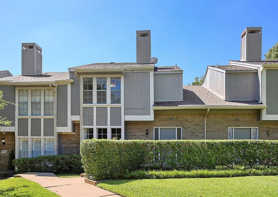1st image of 7516 Riverbrook Dr #34