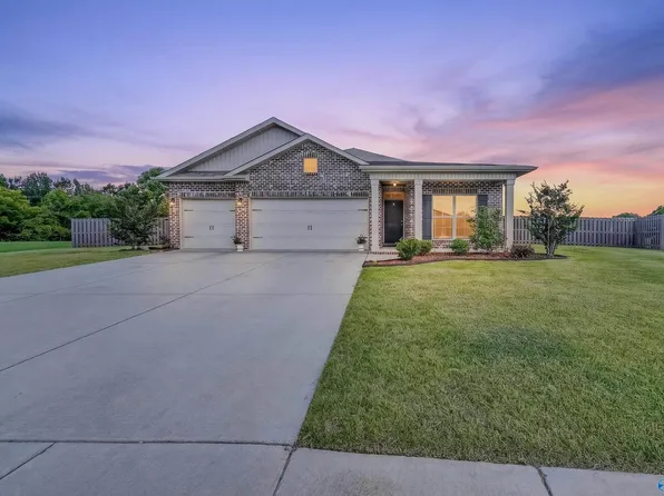 116 Branch Creek Dr, Harvest, AL 35749