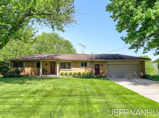 173 Sunrise Dr, Holland, MI 49423