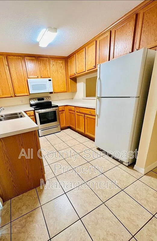 2 bed, 2.5 bath, $2,000 — Photo 3