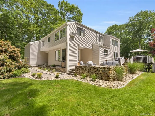 150 Burr Hall Road, Middlebury, CT 06762