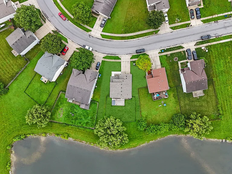 7752 Brandenburg Way — Photo 32