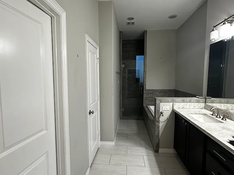 1621 Shearn St — Photo 7