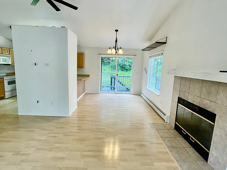 21507 Tony Cir — Photo 3