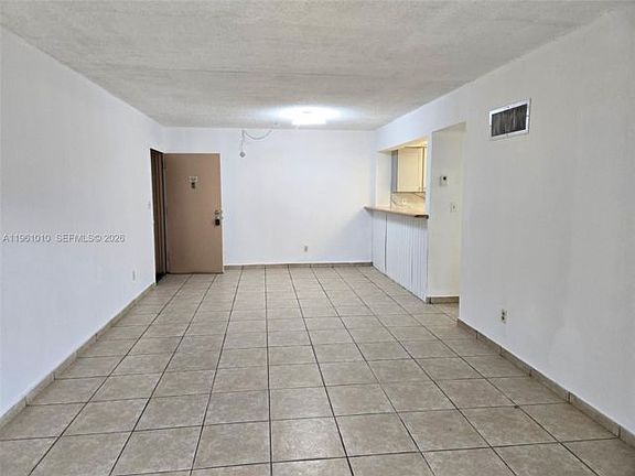 2nd image of 124-5921 Washington St #124