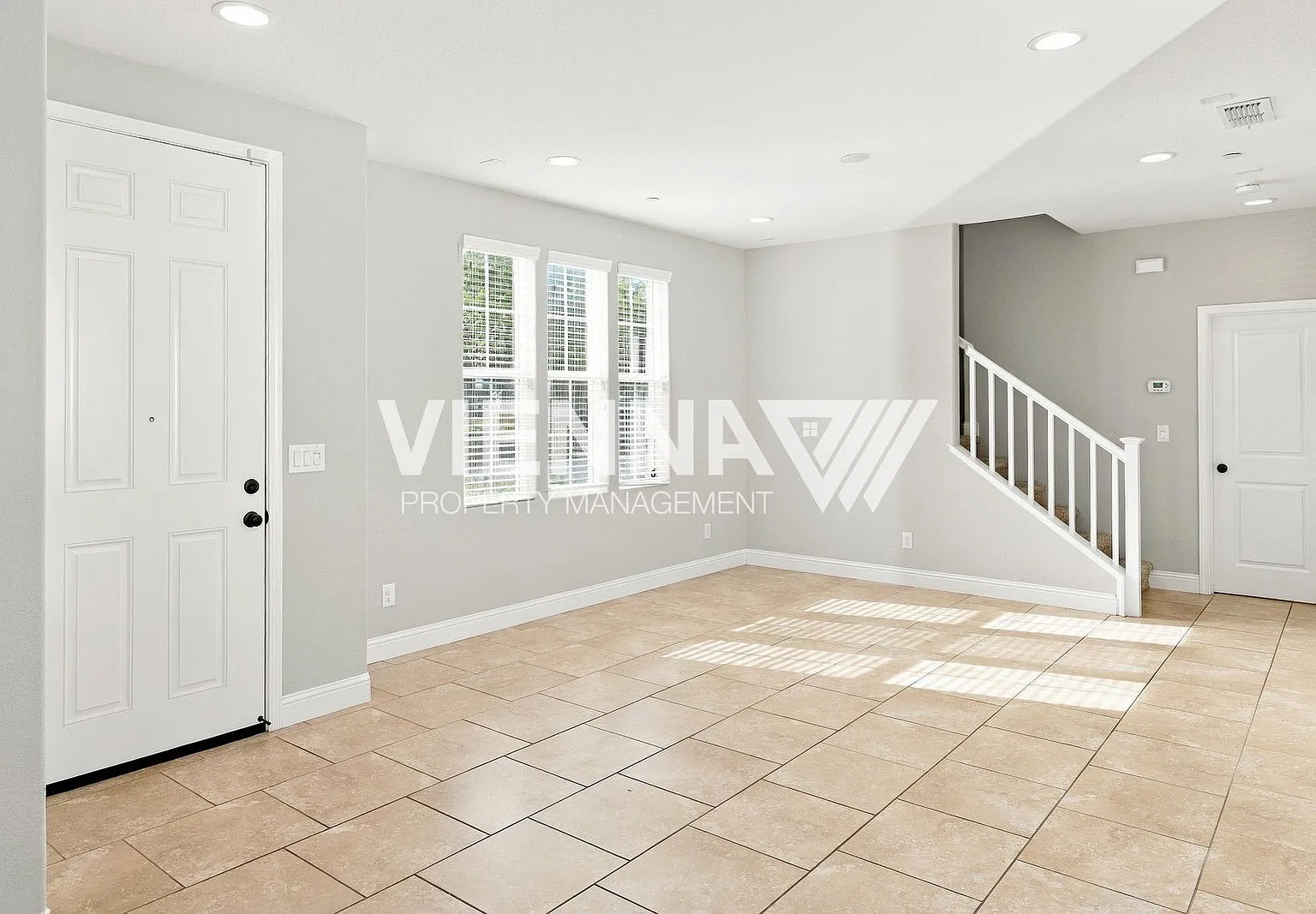 3 bed, 2.5 bath, 1616 sqft, $2,900 — Photo 3