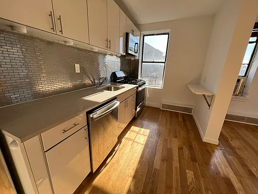 Rented by Marquis Real Estate Services | media 14