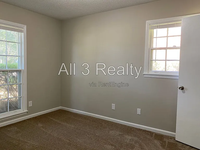 306 Oakwild Dr — Photo 19
