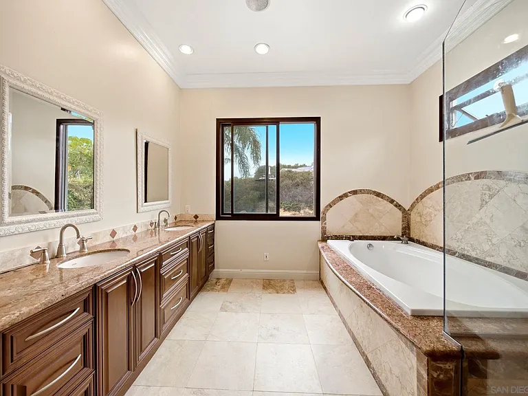 5455 La Jolla Mesa Dr — Photo 13