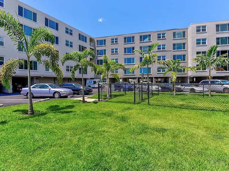 Sand Cove Apartments — Photo 25