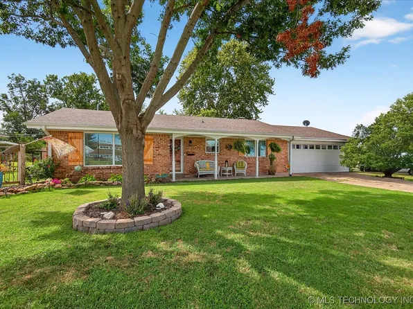 6001 Baylor Dr, Bartlesville, OK 74006