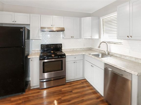 3rd image of 120 Gardenia Ln