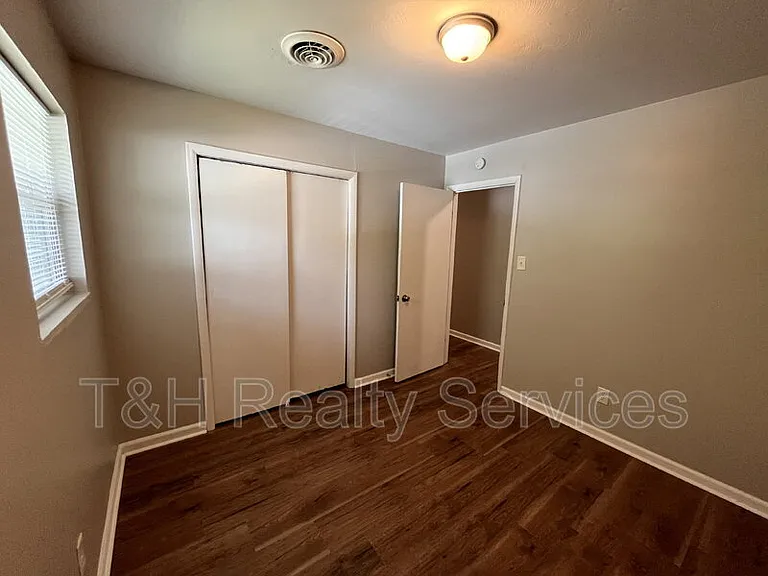 2601 E Bradbury Ave — Photo 9