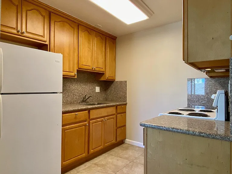 460 S 4th St #8 — Photo 9