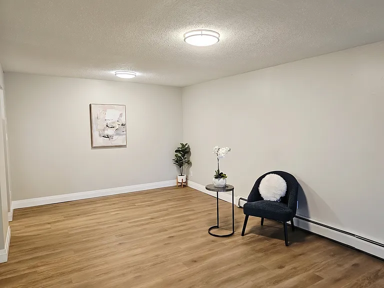10 Leacrest Ct — Photo 2