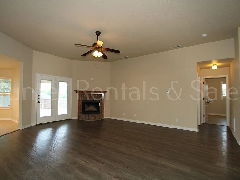 702 W Orion Dr — Photo 4