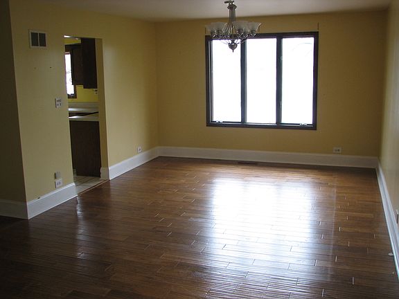 5th image of 21181 W Sylvan Dr