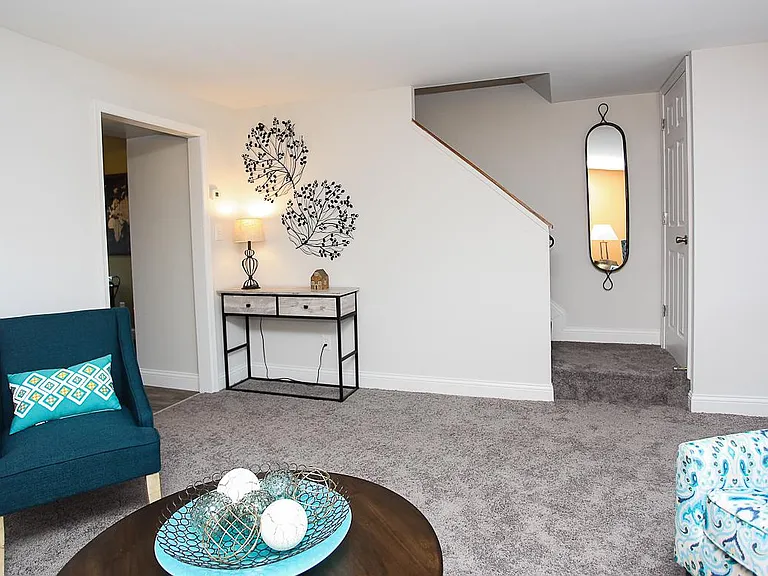 Walden Circle Townhouses — Photo 5