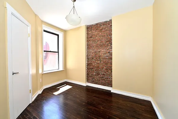 Rented by Evergreen Apartments BK | media 14
