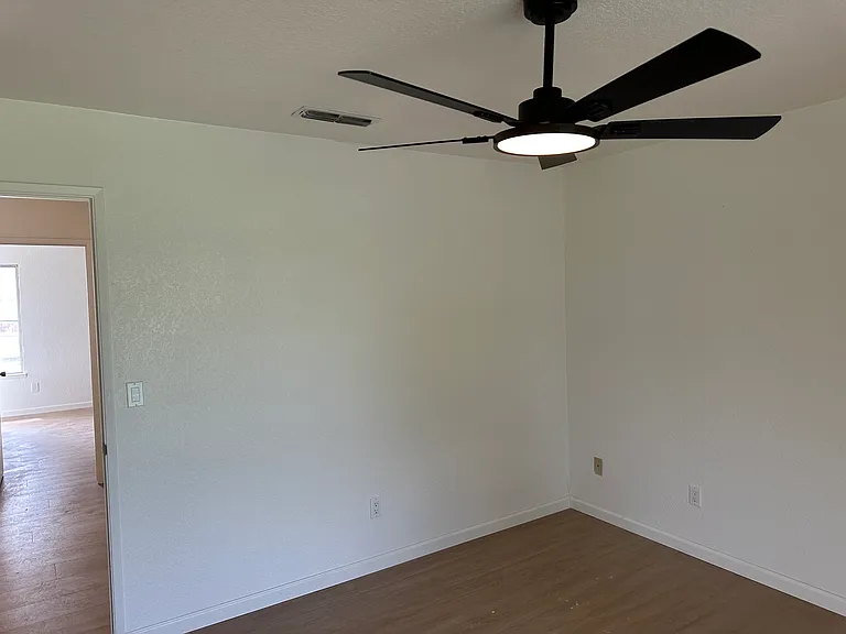 1521 Racquet Club Dr #B — Photo 10