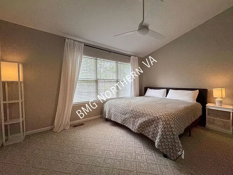 301 Bridle Crest Sq NE — Photo 10