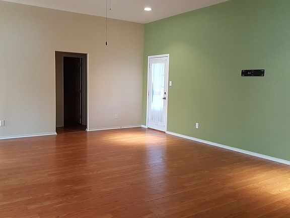 4th image of 1199 Squire Dr