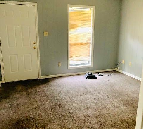 5th image of 802 Pamella St