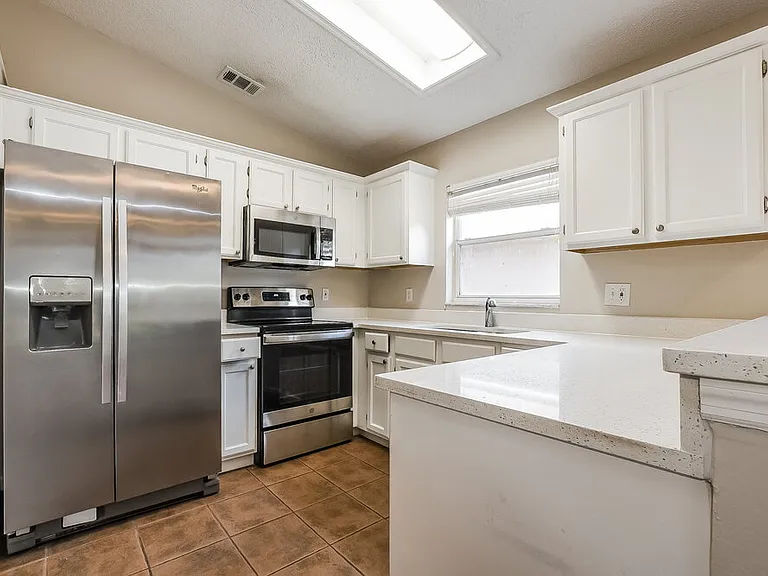 1912 Windsor Oak Dr — Photo 8