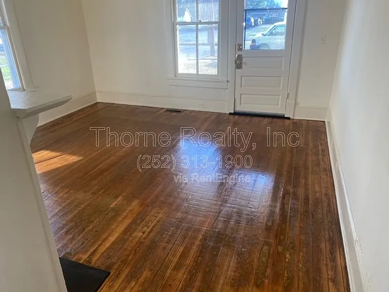 322 S Pearl St — Photo 2