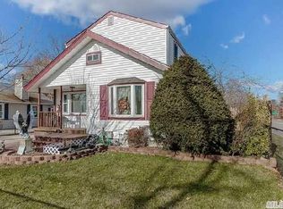 991 Baeck St, Ronkonkoma, NY 11779