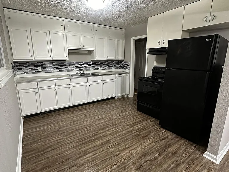 2105 Rawlings St — Photo 1