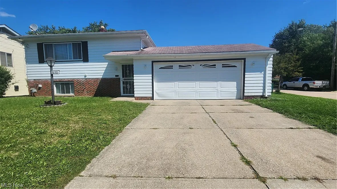16765 Gerard Ave photo 1