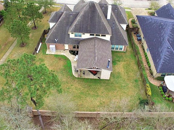 3rd image of 14315 Kingston Falls Ln