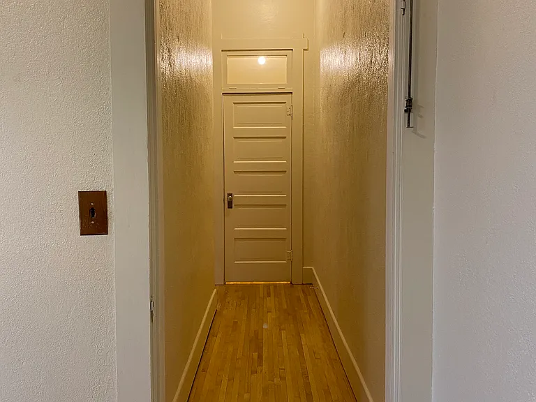 112 N 2nd St #4 — Photo 11