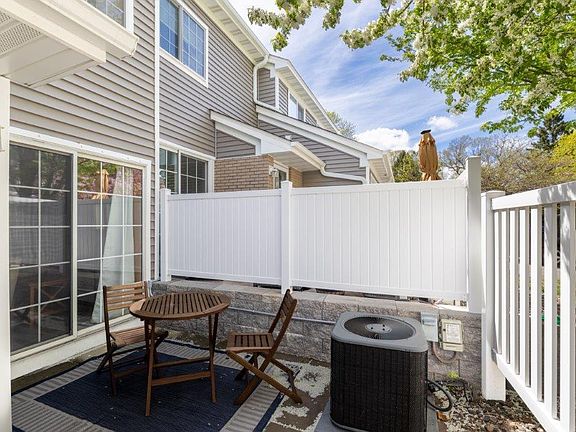 4th image of 8426 Copperfield Way #93