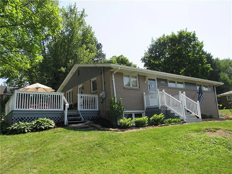 511 Edgehill Dr photo 1