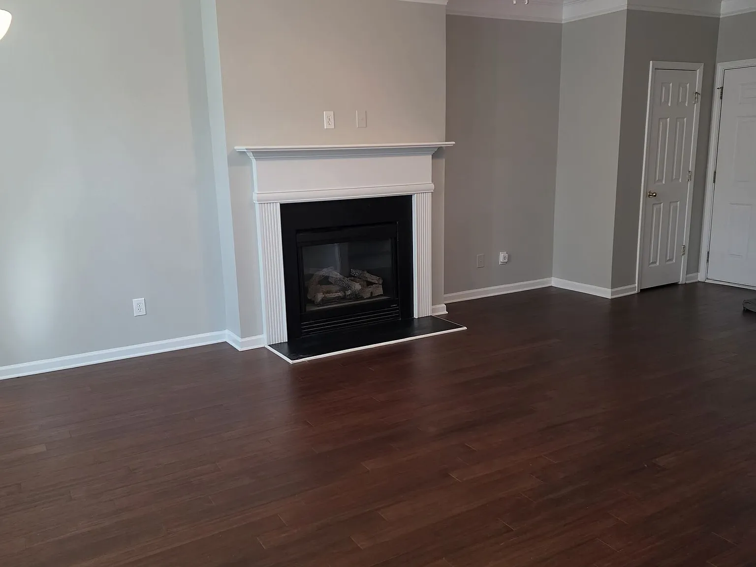 3 bed, 2.5 bath, 1556 sqft, $2,050 — Photo 3