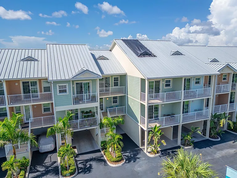 3266 Mangrove Point Dr — Photo 67