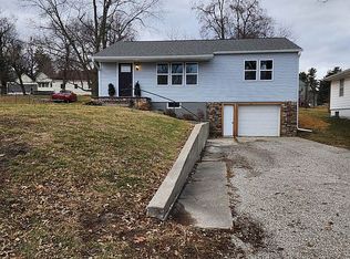 711 Leslie St, Carrollton, MO 64633