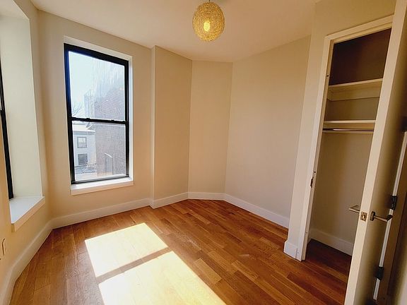 5th image of 410 Gates Ave APT 3F