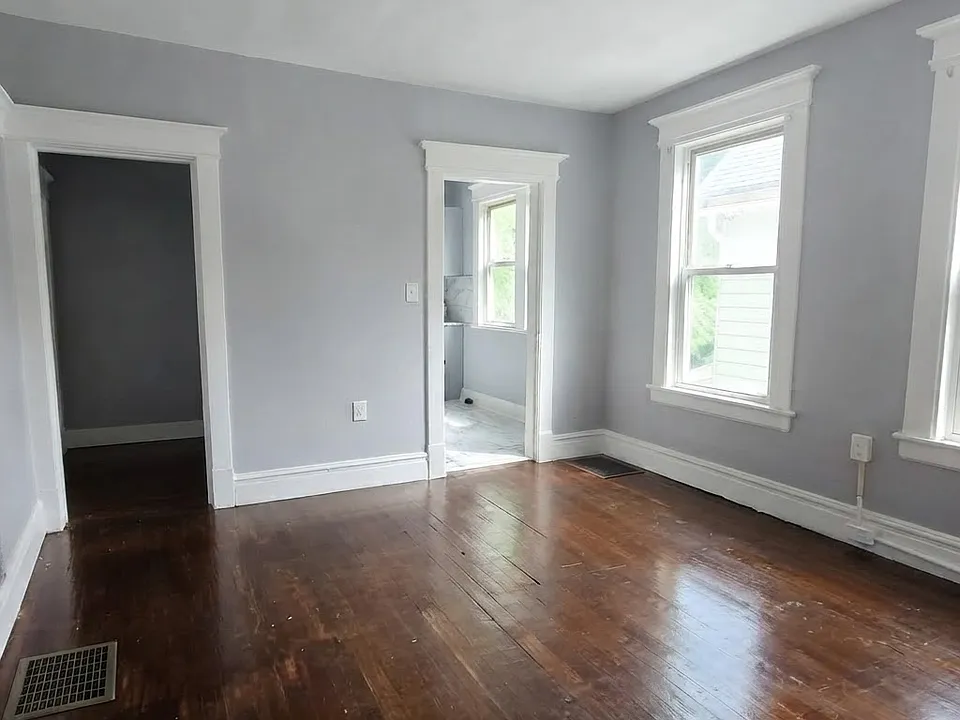 19 Bassett St #2