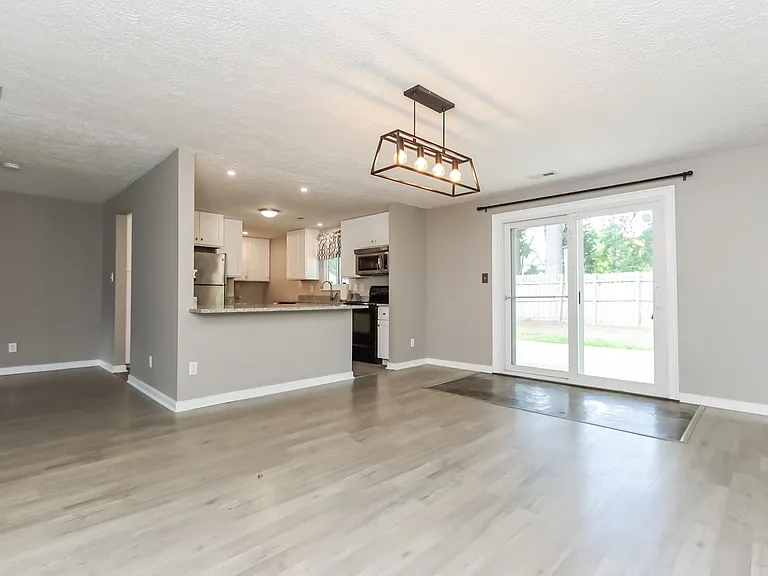 531 Ashwood Dr — Photo 12