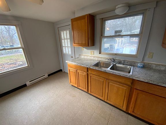 5th image of 504 Ann St #B