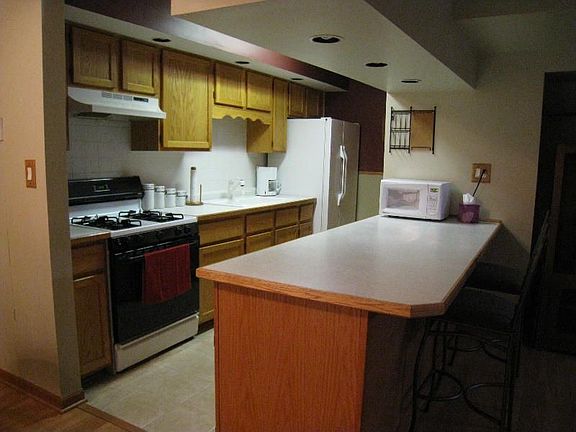 4th image of 9U Fernwood Dr