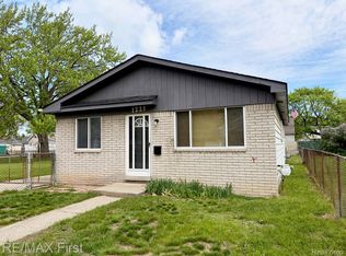 1221 E Granet Ave, Hazel Park, MI 48030