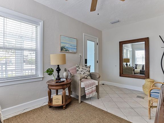 5th image of 216 Kirkland Dr #2
