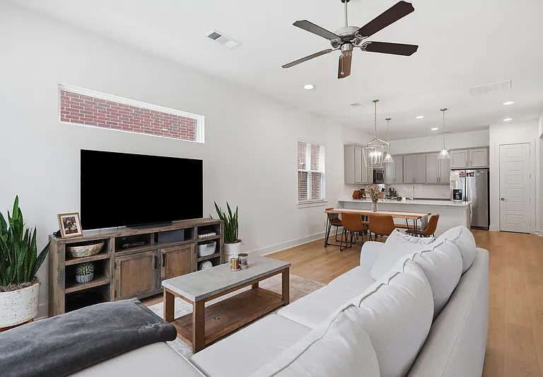 2817 Stanley Ave #1 — Photo 3