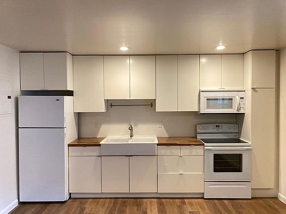 3rd image of 3135 Dauphine St APT A12