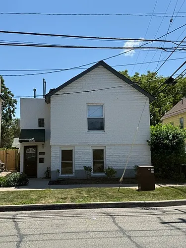 1608 Greenleaf St #1 Photo 1